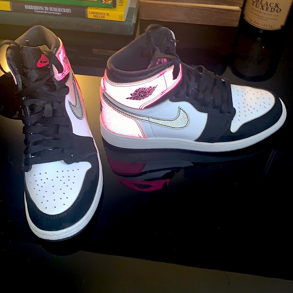 Jordan 1 Retro Valentines Day Sneakers